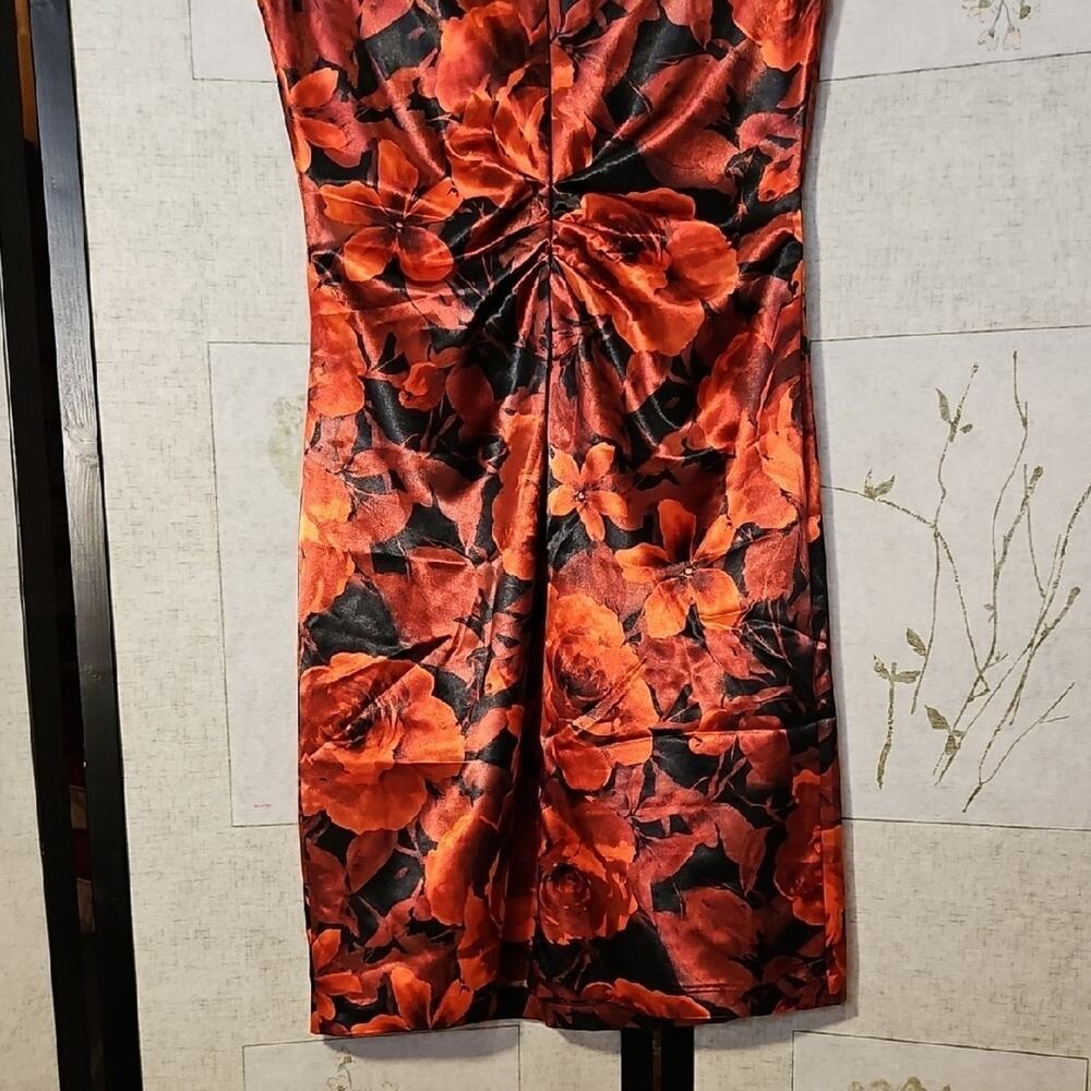 Dressbarn Red and Black Sheath Midi Dress V-Neck Cap Sleeves - Picture 6 of 7